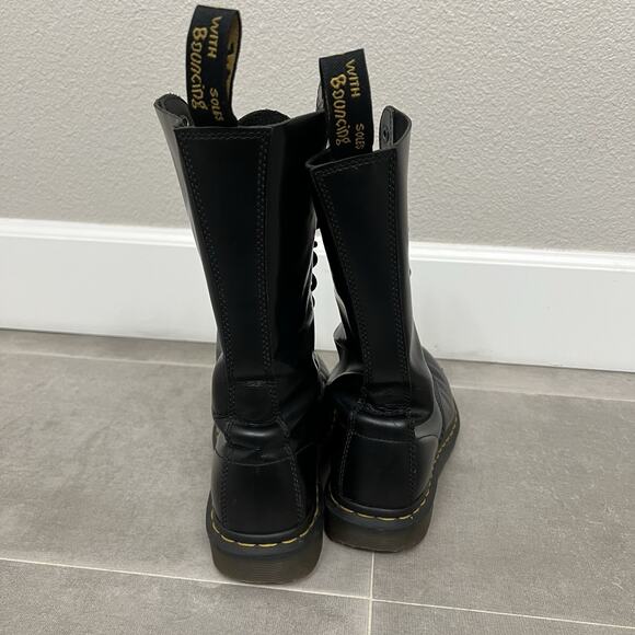 Dr Martens Smooth Leather Tall Boots Womens 7 Black Combat Leather Shoes 11855 main image 5